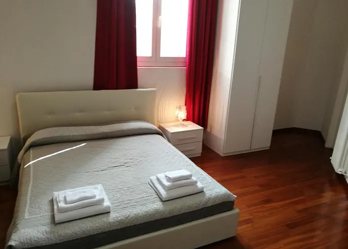 Residenza Piazza Dei Martiri 8
